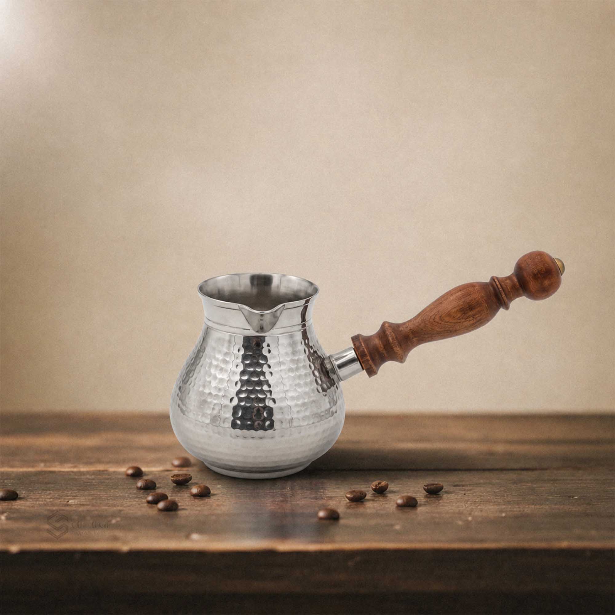 ركوة بمقبض خشبي
